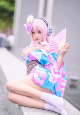 一个男子浏览色情_DVD完整视频观看